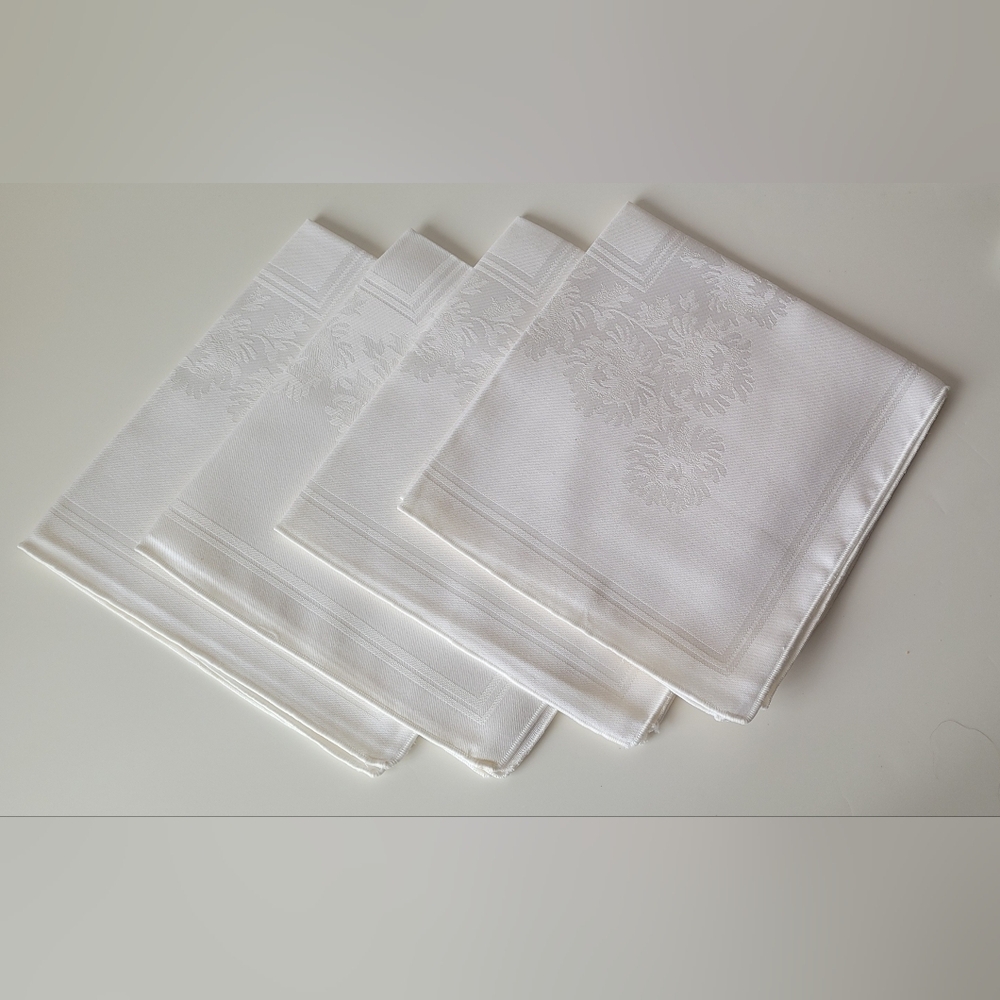 New Vintage Elegant White Linen  Napkins Set of 4